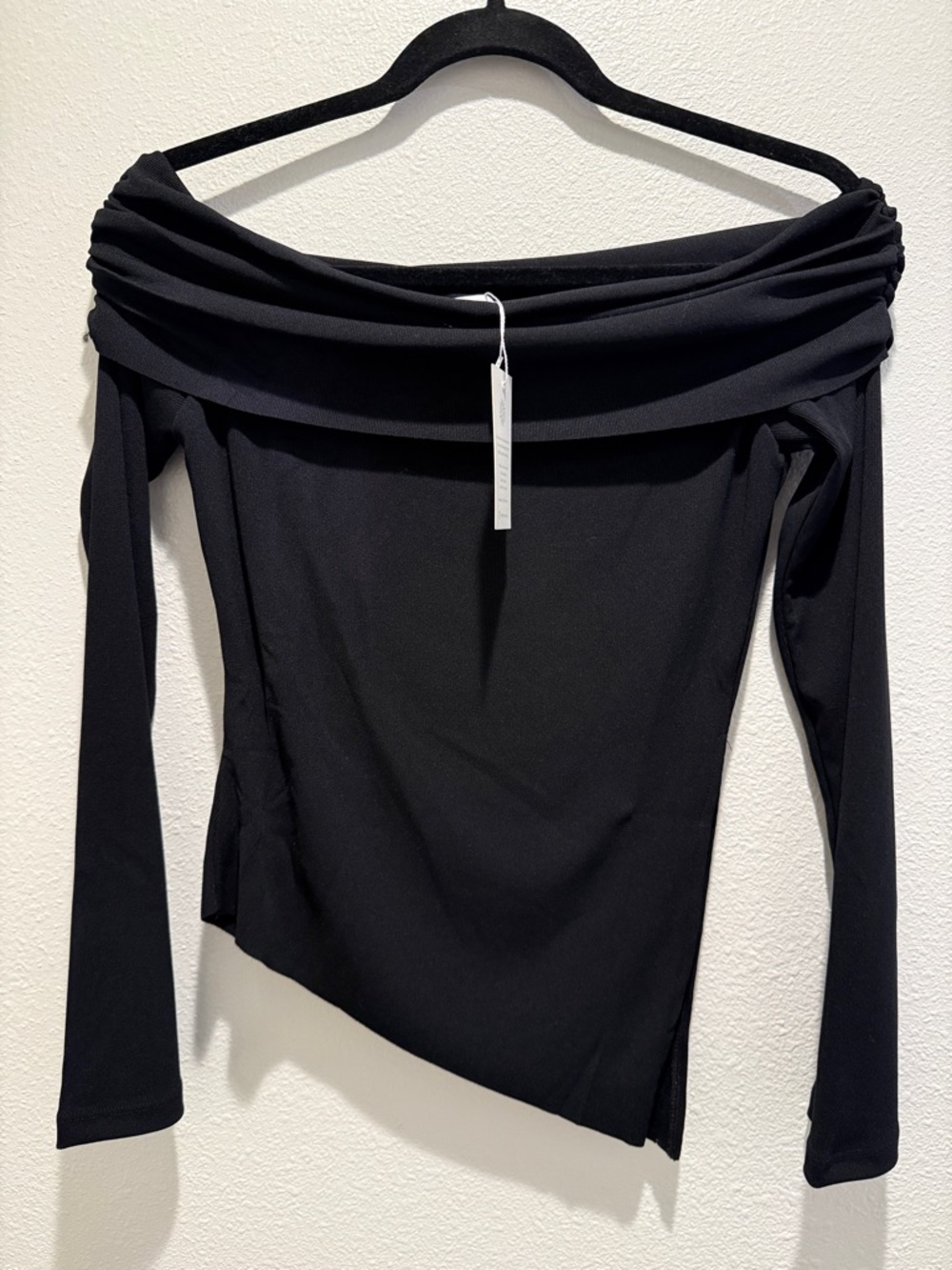 Clothing Atelier Off-Shoulder Black Long Sleeve Top